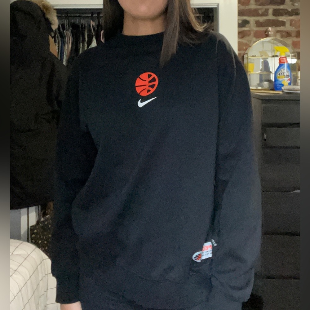 Black Nike Hoops logo sweatshirt